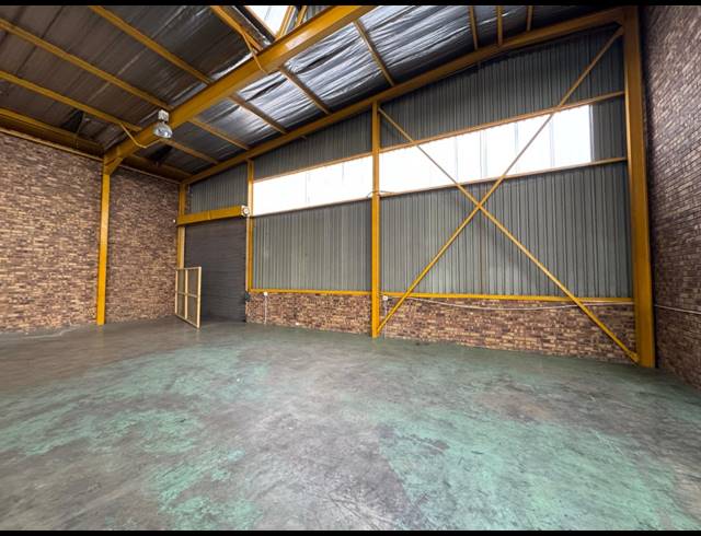 1,300M² WAREHOUSE FOR SALE IN ROBERTVILLE